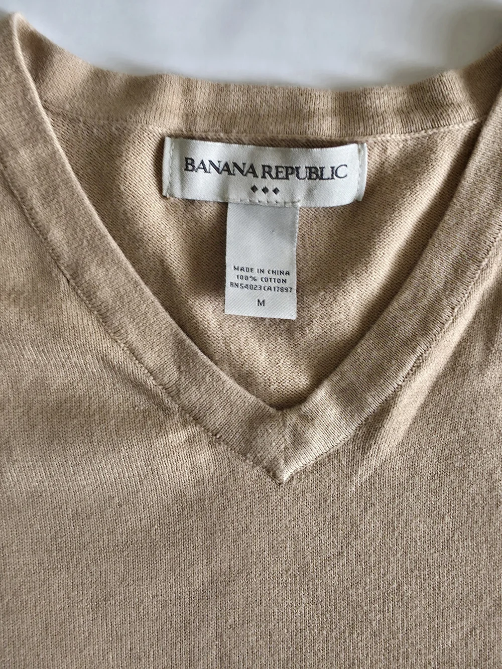 Banana Republic Beige V-neck Cotton Sweater Old Money Minimalist Preppy